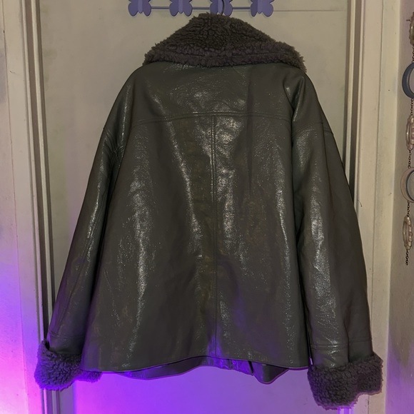 ASOS design curve faux leather jacket with teddy lining - Picture 11 of 12